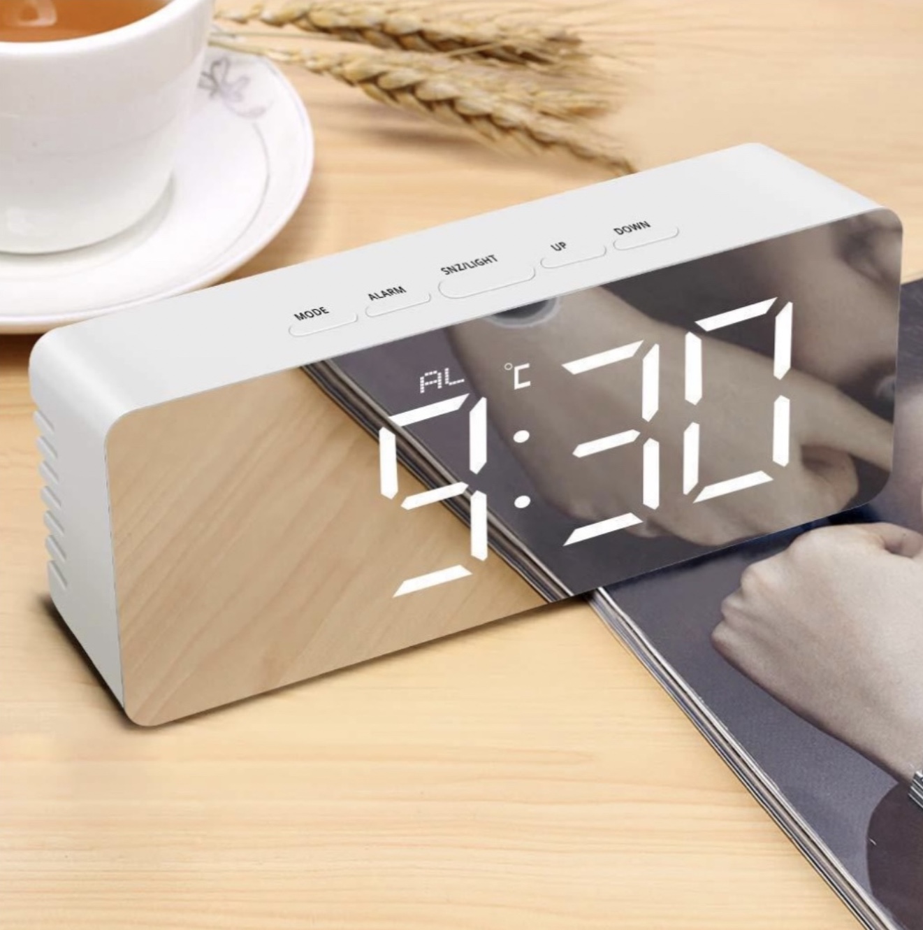 TABLE WATCH